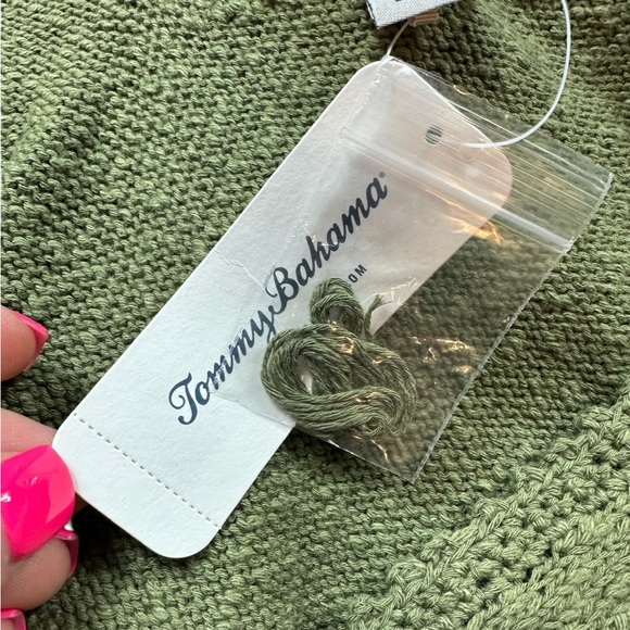 TOMMY BAHAMA: NWT Water’s Edge V-Neck Green Tank -Size XS - Picture 7 of 8